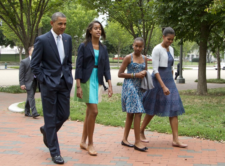 Image: Barack Obama, Michelle Obama, Sasha Obama,  Malia Obama